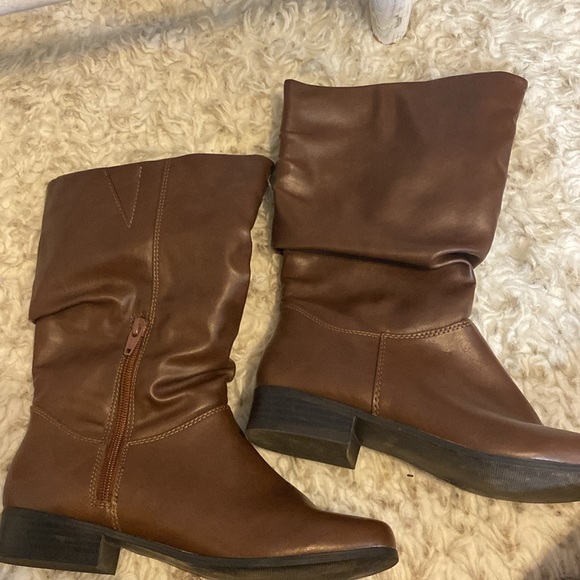 East 5th memory foam brown zipper boots Size 6.5. - Picture 9 of 10